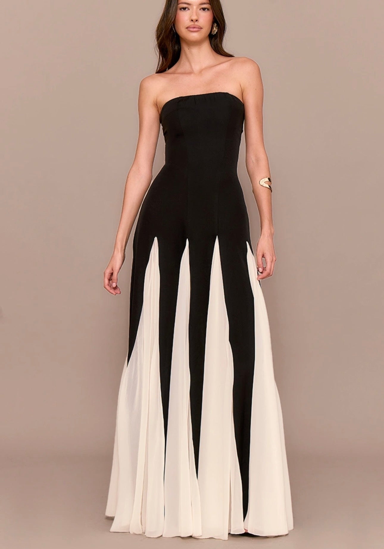 Pretty Little Thing Pleated Maxi (6/XS)