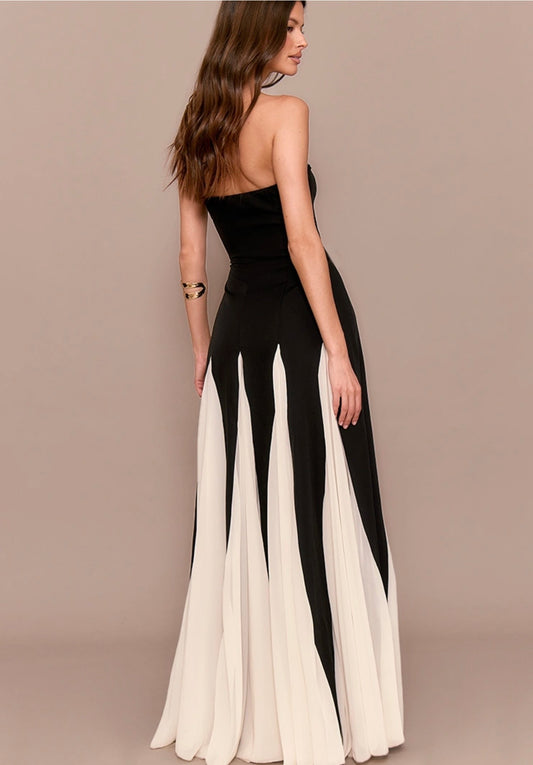 Pretty Little Thing Pleated Maxi (6/XS)